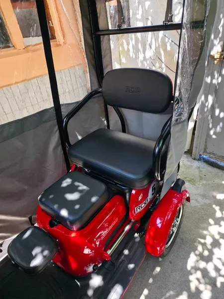 Triciclu Electric RDB Panda 5 ROSU 650W 60V20Ah Fara permis!